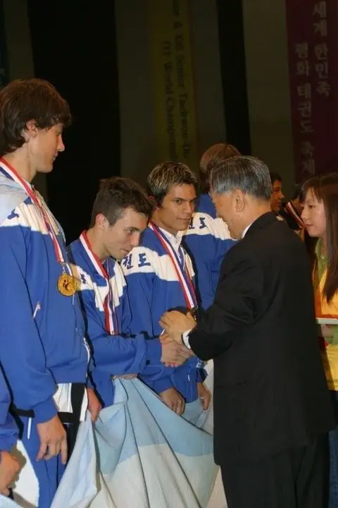 Daniel Flash and Argentine teammates receiving medals