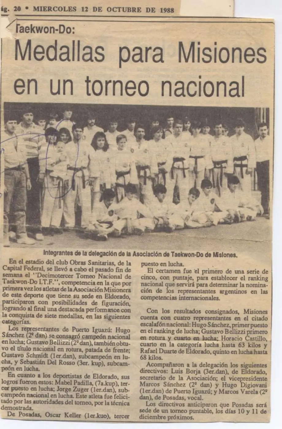 Argentine newspaper clipping titled Medallas para Misiones en un torneo nacional with a team photo